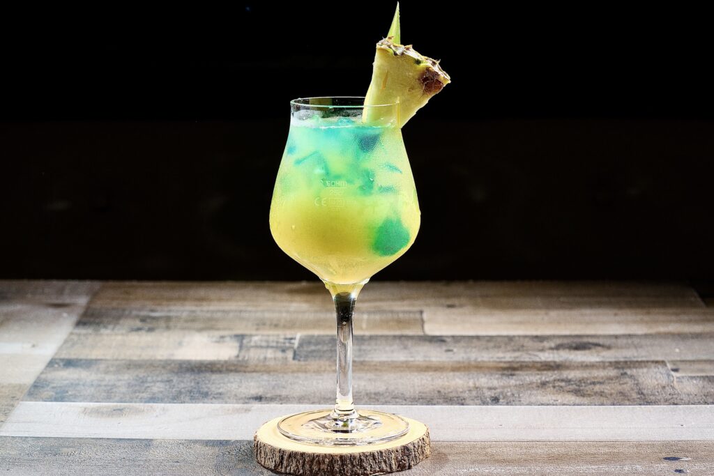 12 BLUE HAWAIIAN